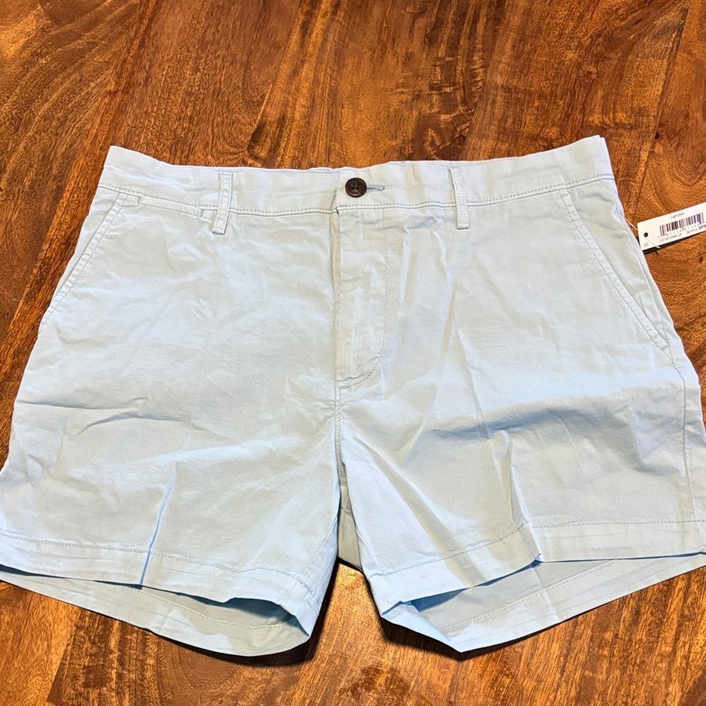 Amazon Essentials Men's Slim-Fit 5" Light Blue Comfort Stretch Oxford Shorts